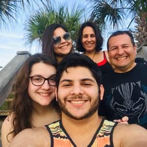 Meet your Posher, Jesus enrique